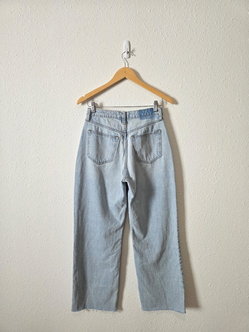 Abercrombie The Loose High Rise Jeans 27/4 short - Picture 5 of 7